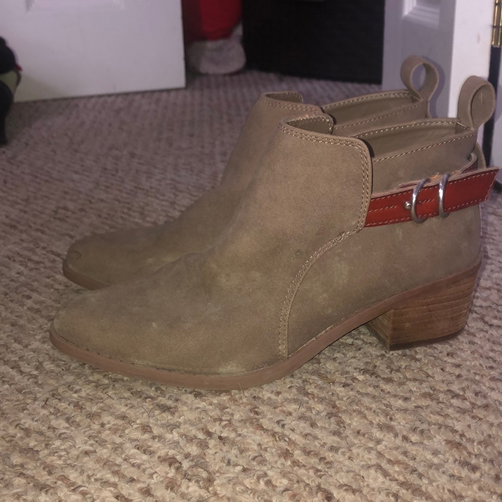 American eagle booties heels 8.5